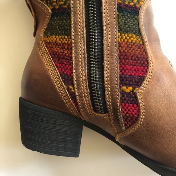 NWOT, Born Moe3 Western Boots - Picture 4 of 13